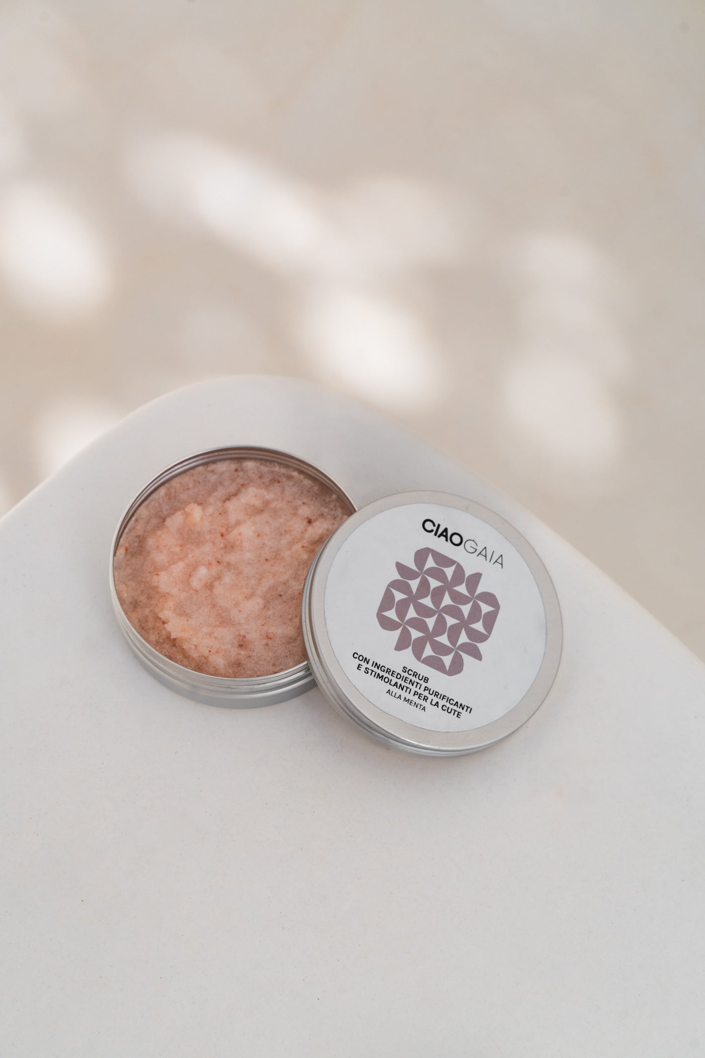 SCRUB CON INGREDIENTI PURIFICANTI E STIMOLANTI PER LA CUTE - Menta