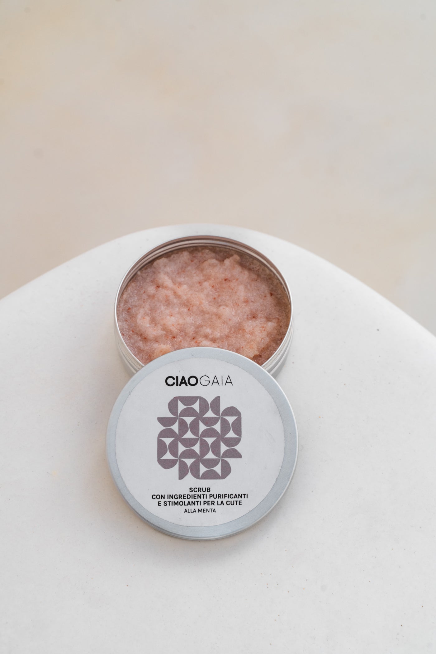 SCRUB CON INGREDIENTI PURIFICANTI E STIMOLANTI PER LA CUTE - Menta